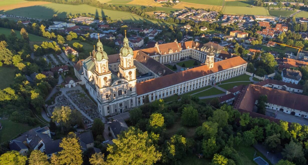 Donau, vierlandencruise door het hart van Europa - OostenrijkExcursie kloosterkerk Sankt Florian in Linz